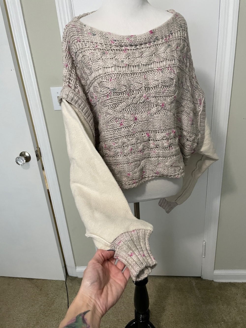 Free People - Women's Cream Cable-Knit and fleece arms Pullover
